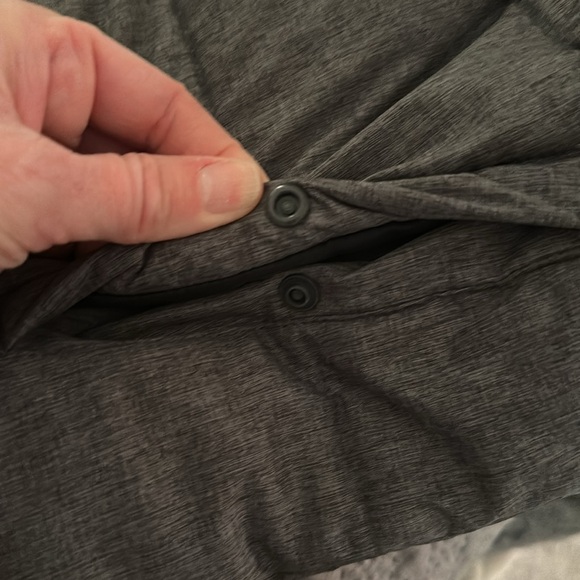 Boys Under Armour puffer coat in like new condition. - Picture 6 of 7